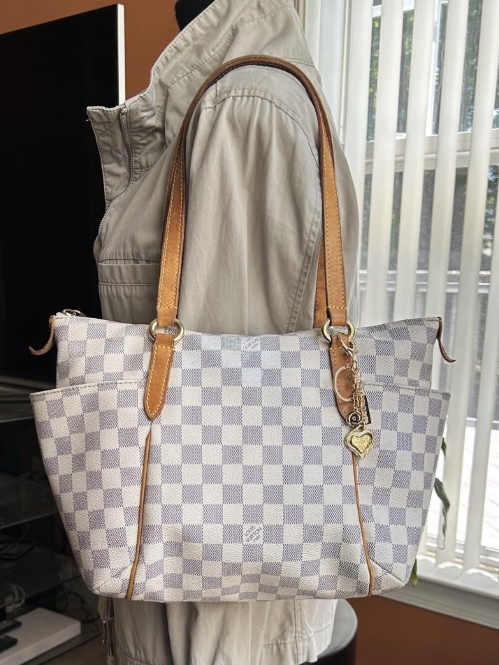 LOUIS VUITTON Damier Azur Totally PM Tote